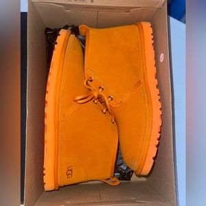 UGG NEUMAL SHOES SIZE 11